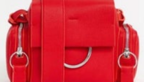 Super Lightweight Chic Red Crossbody Bag in a Pebbled Grain Vegan Leather. - Picture 11 of 11